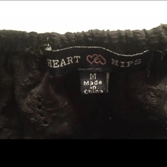 ❗️S,M,&L Heart & hips black crop top - Picture 7 of 12